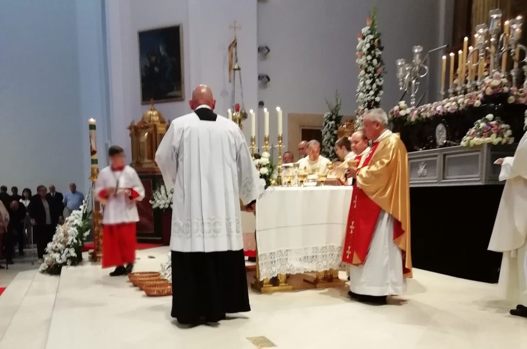 El pueblo de Ciempozuelos hemos celebrado el 4 de mayo, en la Parroquia Santa María Magdalena la Coronación Pontificia de nuestra Señora de la Soledad.